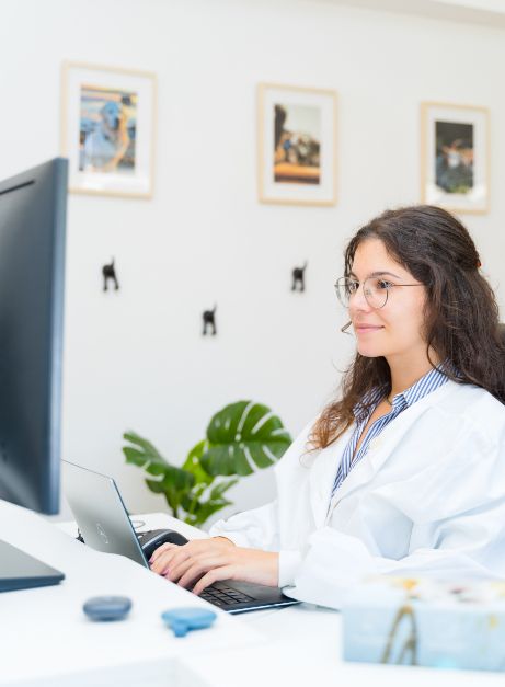 Ask any pet-related questions to our vets, at your convenience